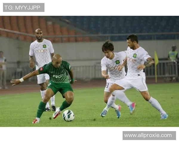 赛后分析:北京足球队与杭州足球队球员个人能力对比与表现总结 赛后分析:北京足球队与杭州足球队球员个人能力对比与表现总结