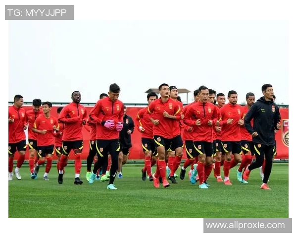 足球明星神秘面纱下的魅力瞬间大揭秘，精彩图片尽在其中