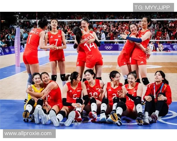 排球盛宴:深入了解上海排球队的默契与团队精神 排球盛宴:深入了解上海排球队的默契与团队精神