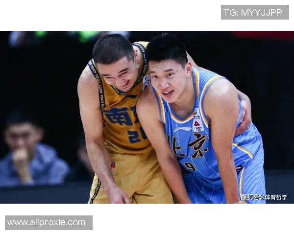 西安篮球队在选拔赛中以93分稳居积分榜首位展现强劲实力