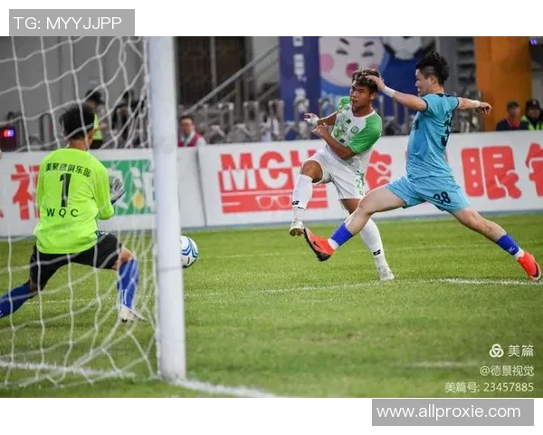 足球明星精彩表演踢球视频集锦展现绝技与激情的完美结合 足球明星精彩表演踢球视频集锦展现绝技与激情的完美结合